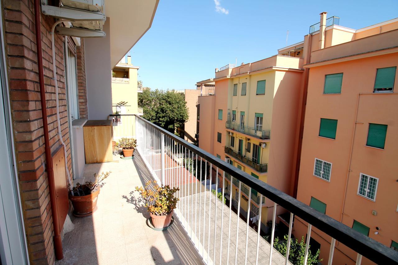 Monteverde Bright Apartment With Garage Рим Екстериор снимка