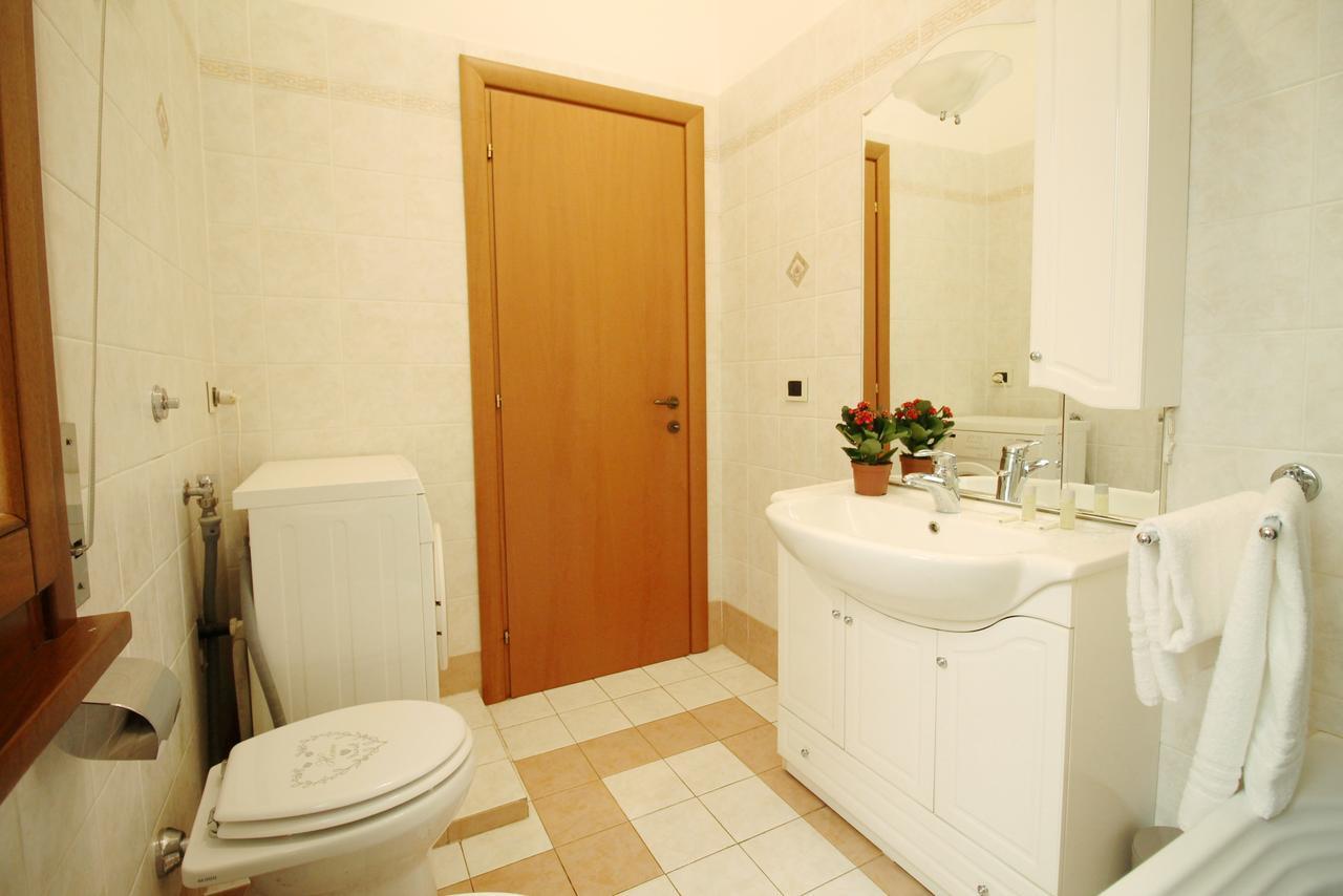 Monteverde Bright Apartment With Garage Рим Екстериор снимка